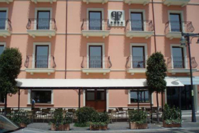 Гостиница Palazzo Foti Hotel  Кротоне